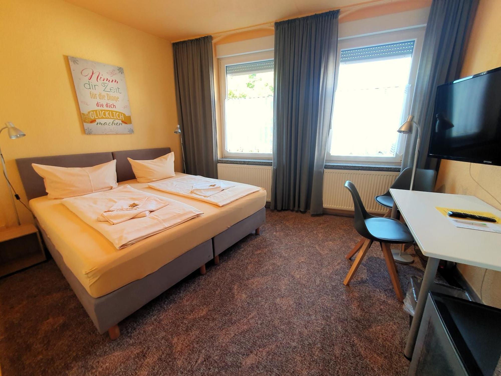Hotel-Pension Gruene Linde Делич Екстериор снимка