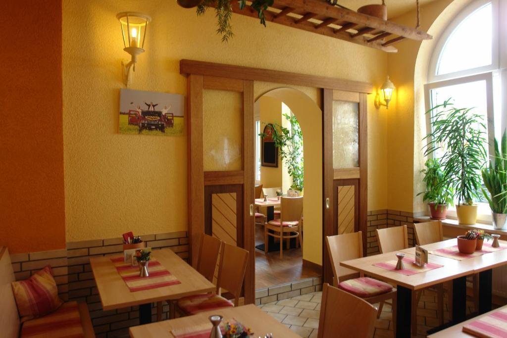 Hotel-Pension Gruene Linde Делич Екстериор снимка
