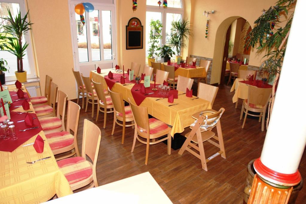 Hotel-Pension Gruene Linde Делич Екстериор снимка